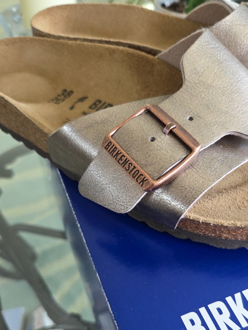 Brand New Birkenstock Catalina Metallic Bronze Single Strap Slide - Picture 2 of 7